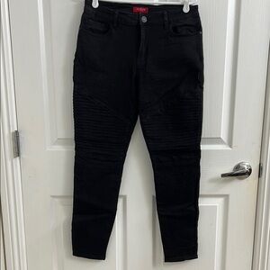 Women’s Black Skinny Jeans